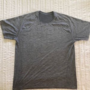 Mens Lululemon gray moisture wicking athletic shirt XXL